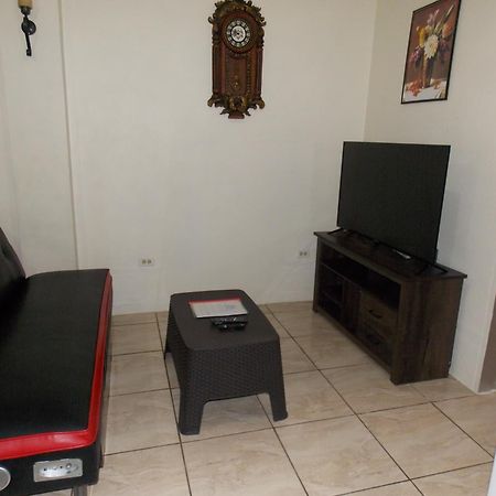Stewart Apt- Trincity, Airport, Washer, Dryer, Office, Cable , Wifi Eksteriør billede