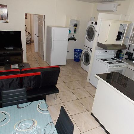 Stewart Apt- Trincity, Airport, Washer, Dryer, Office, Cable , Wifi Eksteriør billede