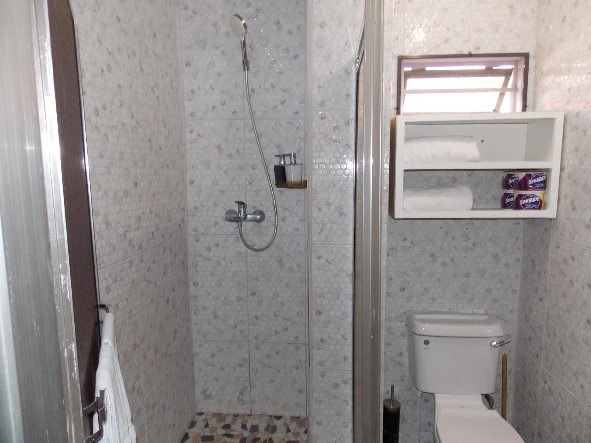 Stewart Apt- Trincity, Airport, Washer, Dryer, Office, Cable , Wifi Eksteriør billede